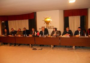 AK Partililer istişare etti